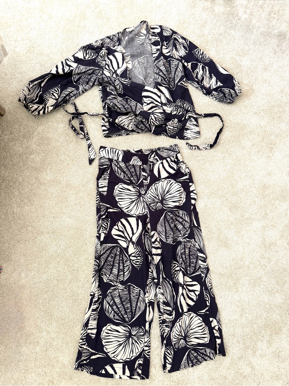 Nicole Miller Navy & Cream Leaf Print Linen Two-Piece Set